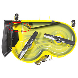 Rasentraktor John Deere X350 Fangklappe von MulchControl™ geöffnet