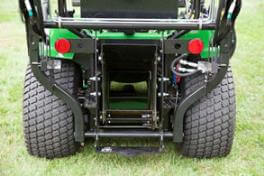 Aufsitzrasenmäher John Deere X950R Breiter Auswurfschacht für die direkte Aufnahme, Grasfangbehälter für Bodenentleerung